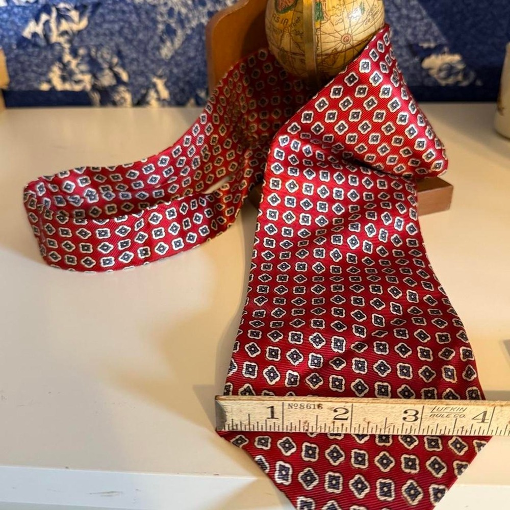 Saks Fifth Avenue Mens Red Silk Tie White Black Geometric Pattern Necktie Luxury